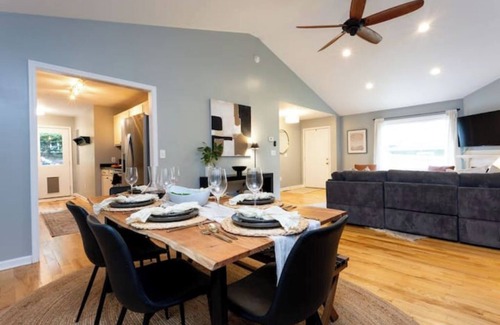 Black Mountain House | Blue Sky Bungalow