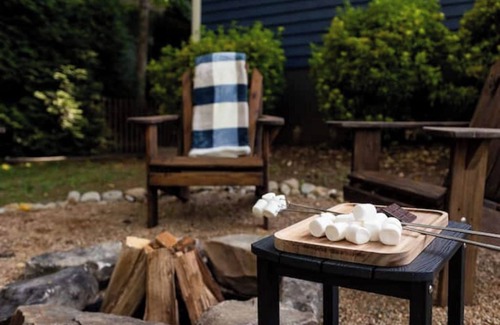 Black Mountain House | Blue Sky Bungalow
