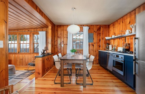 Dennis Port Cottage | Blue Sky Retreat – Cozy, Central & Walk to Beach