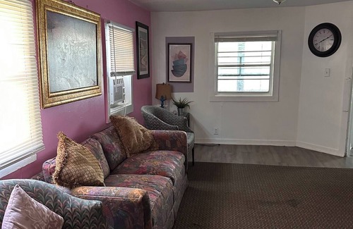 Jacksonville House | Blue Spacious Inside and Out