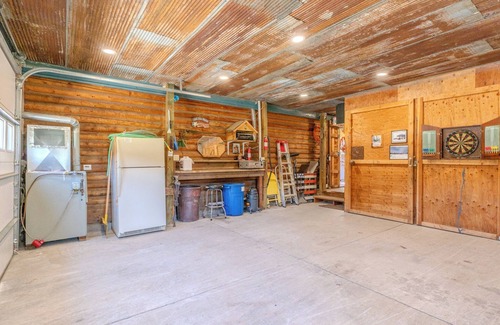 Lazy Acres House | Blue Spruce Cabin - Roam Property Management