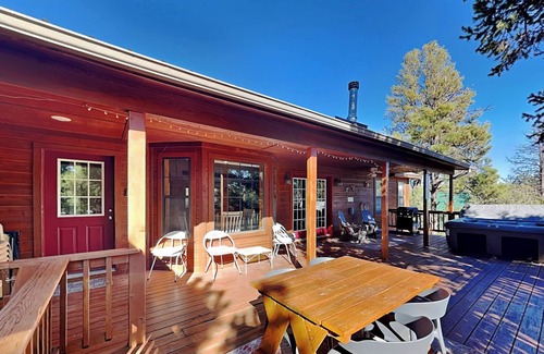 Alto Cabin | Blue Spruce Retreat, 3 bedrooms, Large Deck, Views, Sleeps 8