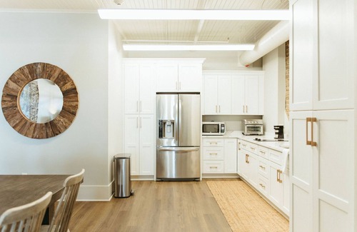 Maryville Apartment | Blue Suede Shoes Suite