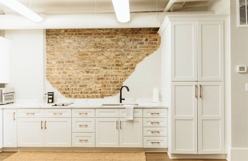Maryville Apartment | Blue Suede Shoes Suite