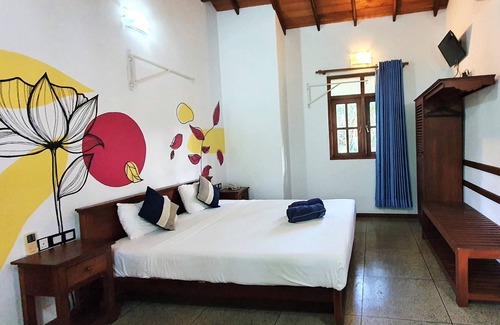 Mahasenpura Hotel | Blue Turtle Hotel
