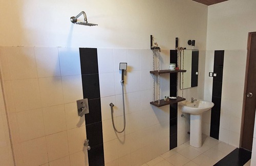 Mahasenpura Hotel | Blue Turtle Hotel