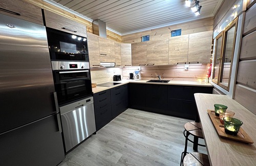 Hiukkajoki House | Blue vacation home