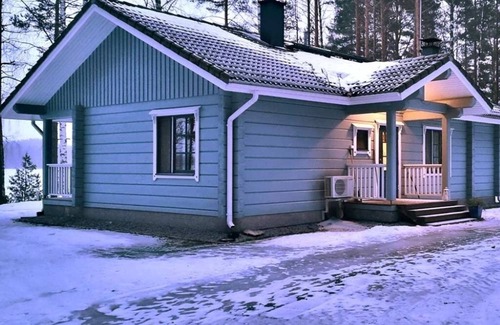 Hiukkajoki House | Blue vacation home