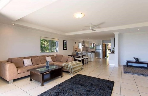 Hamilton Island Apartment | Blue water Views 15, Beautiful Apartment on Hamilton Island