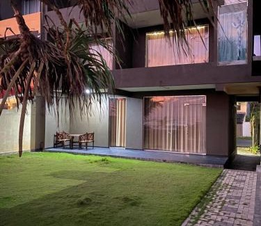 Hikkaduwa Villa | Blue Wave Beach Villa by Aaryan Group