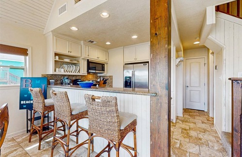 Terramar Beach House | Blue Wave Haven! Shared Pool, Dock, Fishing!