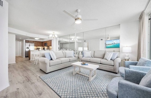 Ocean Drive Condo | Blue Wave Retreat – Stunning Oceanfront Condo w Indoor-Outdoor Pool & Lazy River