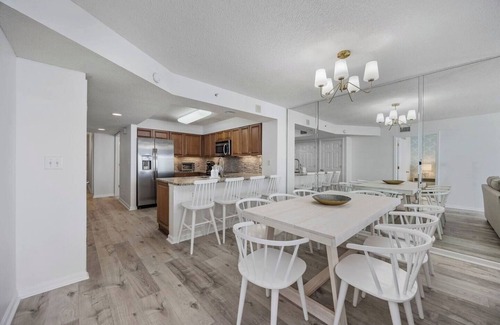 Ocean Drive Condo | Blue Wave Retreat – Stunning Oceanfront Condo w Indoor-Outdoor Pool & Lazy River
