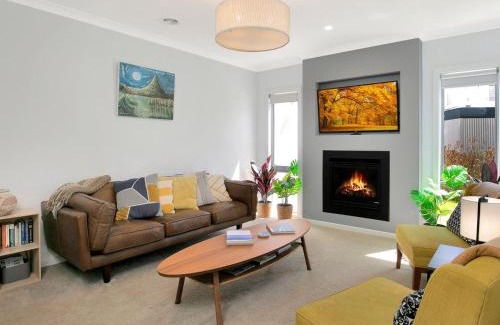 Smiths Beach House | Blue Waves