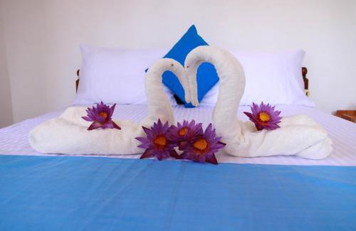 Nupe Bed & Breakfast | Blue Waves Madiha