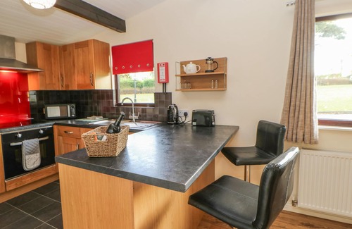 Saltburn-by-the-Sea Cottage | BLUEBELL LODGE, pet friendly, with a garden in Saltburn-By-The-Sea