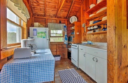 Waldoboro House | Blueberry Cottage on Scenic Back River Cove