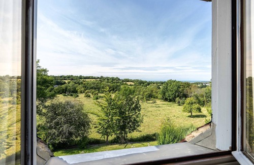 Saint-Pierre-Azif Apartment | Blueberry of the Valley - House with swimming pool