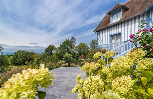 Saint-Pierre-Azif Apartment | Blueberry of the Valley - House with swimming pool