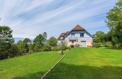 Saint-Pierre-Azif Apartment | Blueberry of the Valley - House with swimming pool