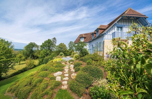 Saint-Pierre-Azif Apartment | Blueberry of the Valley - House with swimming pool