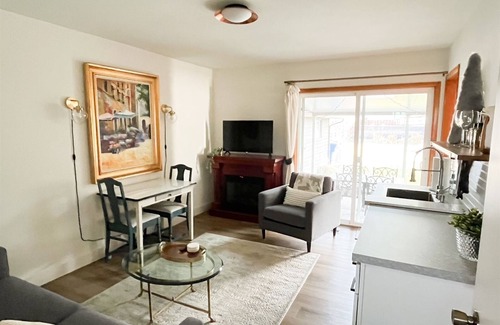 Orchard District House | Bluebird Day - Pilot Butte Pad