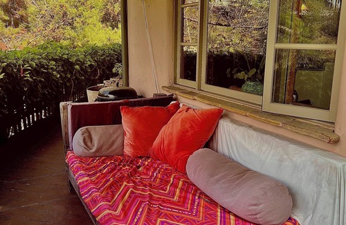 Laguna Beach House | Bluebird Guest House: Walk to Beach & H.I.P. District – Art, Wellness, Tranquil