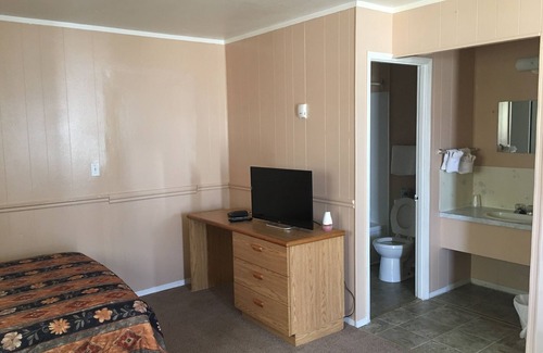 Innisfail Hotel | Bluebird Motel
