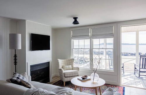 Ocean Point Hotel | Bluebird Ocean Point | Sea Kist Oceanfront Cottage | Near Grimes Cove Beach