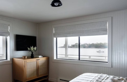 Ocean Point Hotel | Bluebird Ocean Point | Sea Kist Oceanfront Cottage | Near Grimes Cove Beach