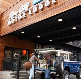 Saratoga Springs Hotel | Bluebird Spa City Motor Lodge