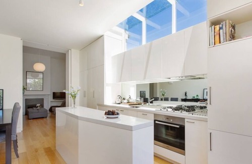 Windsor House | Bluegarden, beautifully positioned in Windsor, Melbourne