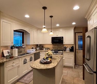 Union House | Bluegrass Resort-On 10 acres, Hiking, Amazing nature, Firepit, Grill, Creation & ARK, Fully equipped kitchen, Pet friendly