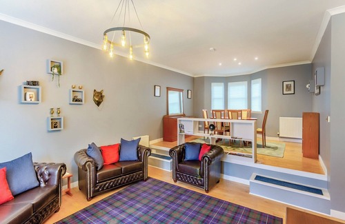 South Galson Cottage | Bluegrass Retreat on the River Ness