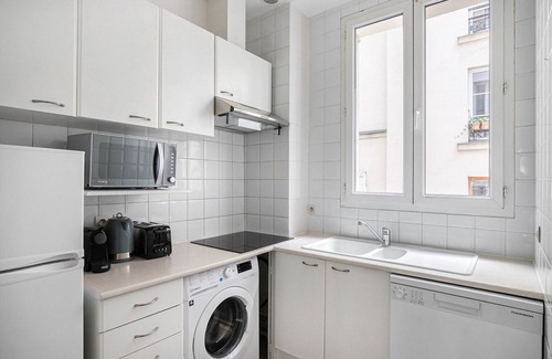 7th Arrondissement Apartment | Blueground | École Militaire, furnished, balcony
