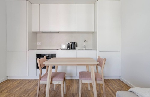 Casal da Ladeira Apartment | Blueground | Alvalade, balcony, nr Campo Pequeno