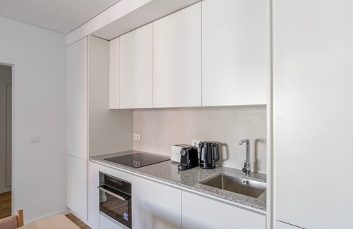 Casal da Ladeira Apartment | Blueground | Alvalade, balcony, nr Campo Pequeno