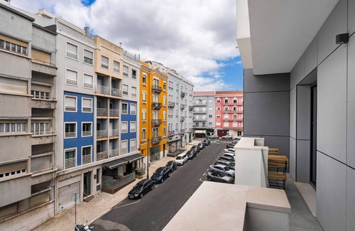 Falca Apartment | Blueground | Alvalade, balcony, nr Campo Pequeno