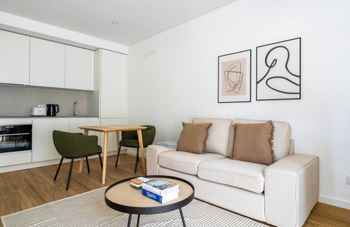 Falca Apartment | Blueground | Alvalade, balcony, nr Parque Eduardo VII