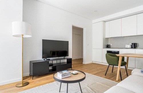 Falca Apartment | Blueground | Alvalade, balcony, nr Parque Eduardo VII