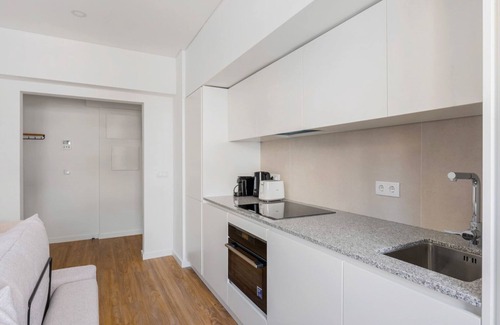 Casal da Ladeira Apartment | Blueground | Alvalade, washer, nr Campo Pequeno