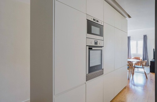 Sao Joao de Deus Apartment | Blueground | Areeiro 2bd apartment