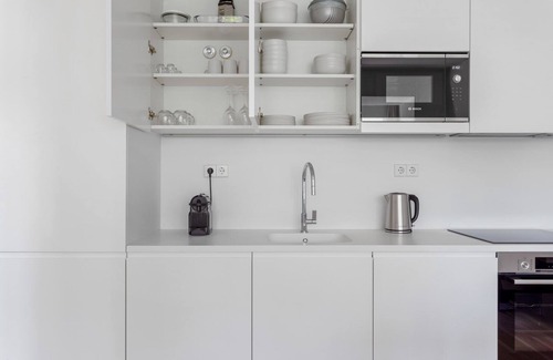 Alto do Pina Apartment | Blueground | Areeiro, turnkey, fully furnished