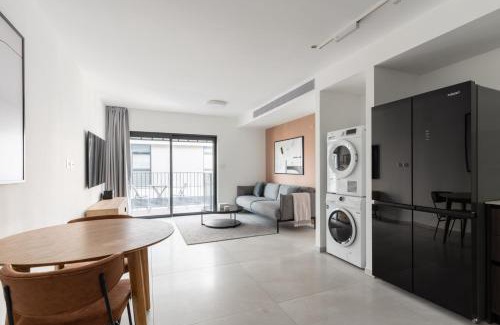 Jaffa Apartment | Blueground at Noga, High End, Balcony