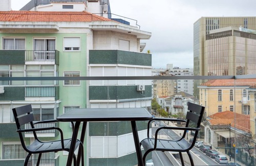 Sao Sebastiao da Pedreira Apartment | Blueground | Avenidas Novas, balcony