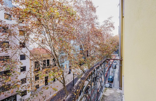 Santo Antonio Apartment | Blueground | Avenidas Novas, AC, balcony, nr park