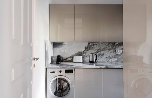 Santo Antonio Apartment | Blueground | Bairro Azul, AC & w/d, nr park