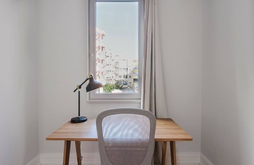 Santo Antonio Apartment | Blueground | Bairro Azul, AC & w/d, nr park