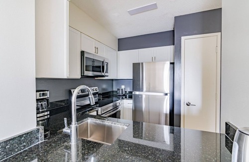 Bluemont Apartment | Blueground | Ballston, pool & gym, nr Pentagon