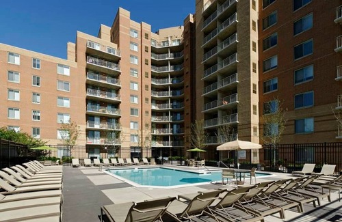 Bluemont Apartment | Blueground | Ballston, pool & gym, nr Pentagon